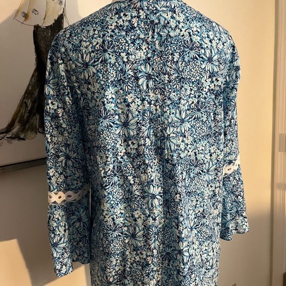 Lilly Pulitzer Blue & White Floral Print Peasant Style Blouse Top Size Small - Picture 13 of 14